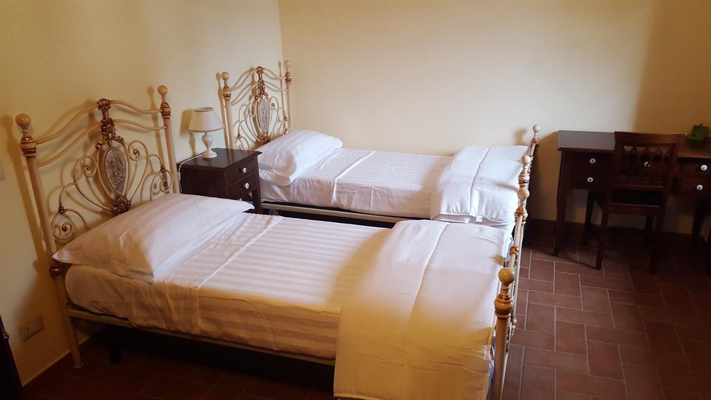 Dimora Fra' Giovanni B&B Relais Magione Cameră foto
